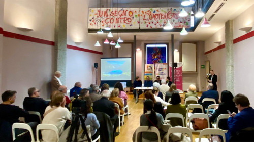 Milano: istituzioni, società civile e esponenti del mondo della cultura si sono uniti per promuovere il dialogo e la pace nelle scuole