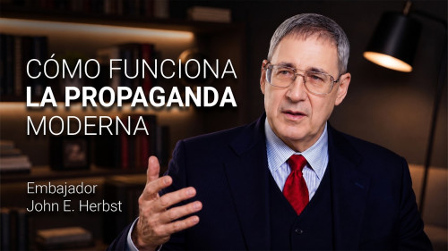 Desinformación rusa y guerra informativa: John Herbst analiza la amenaza para las democracias