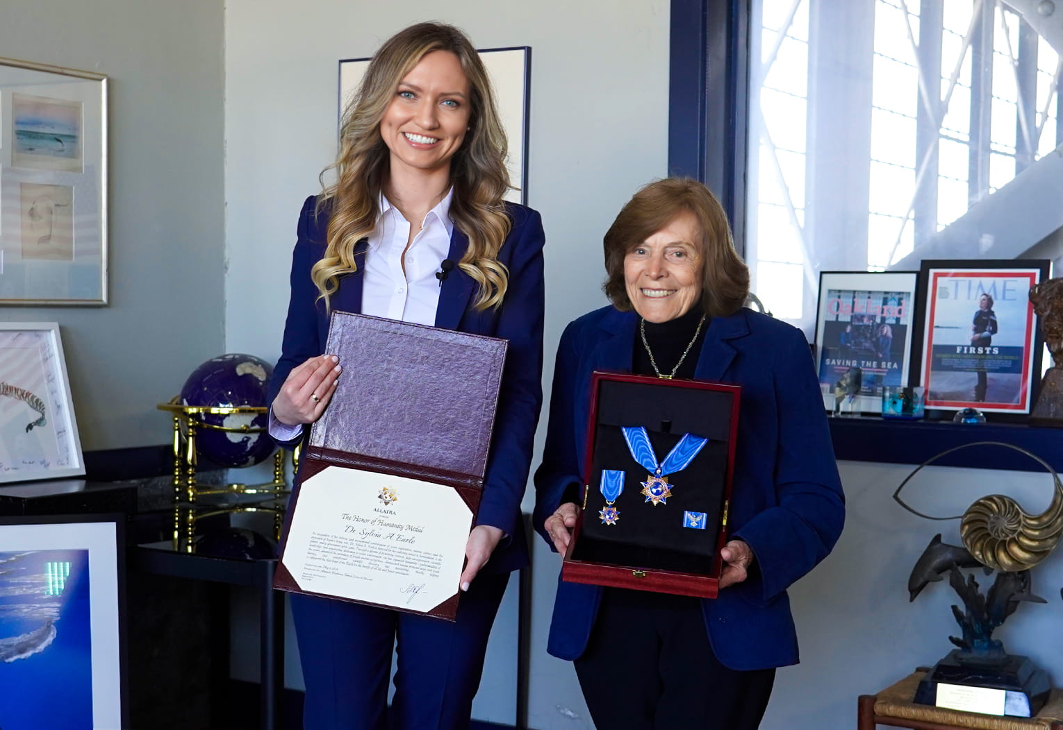 A Dra. Sylvia Earle foi distinguida com a medalha “Pelos Méritos Prestados à Humanidade”, atribuída pela Plataforma Internacional “ALLATRA”